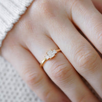 burcu-okut-jewellery-jewelry-khai-pırlanta-tektaş-diamond-natural-doğal-gia-emerald-radiant-18-ayar-rose-altın-18K-solid-rose-gold-evlilik-teklifi-kadın-yüzük-proposal-wedding-engagement-ring-woman