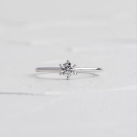 CLAWS İNCE PIRLANTA TEKTAŞ - 0,25 CT BEYAZ ALTIN