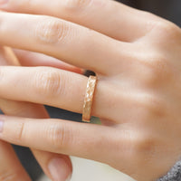 ÇEKİÇ KADIN ALYANS