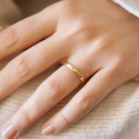 SADE MAT PIRLANTALI KADIN ALYANS