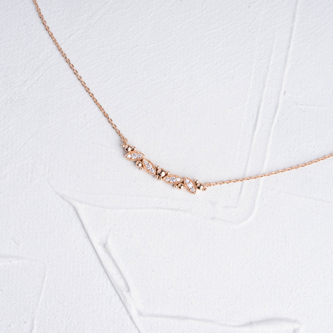 ALMOND PIRLANTA KOLYE