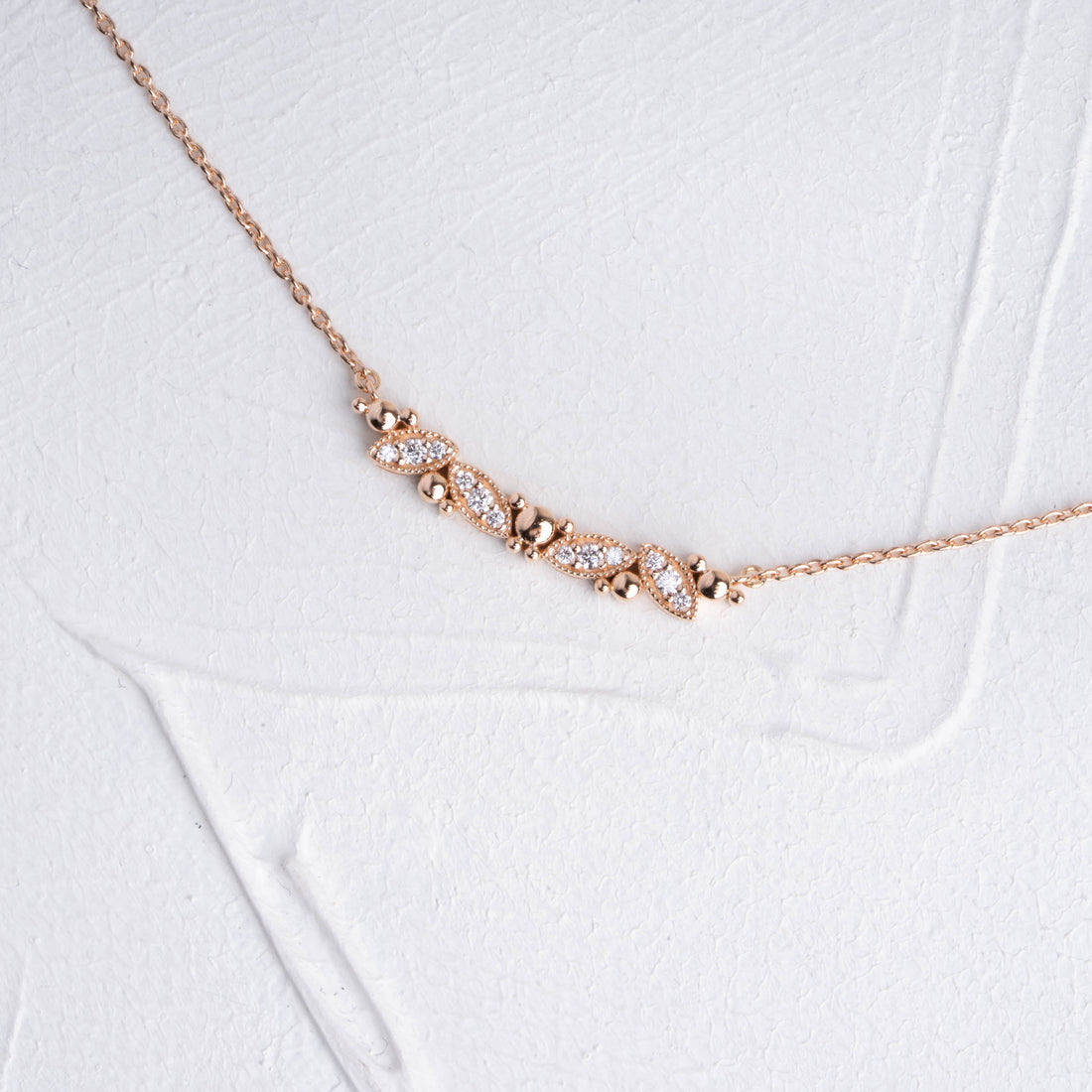 ALMOND PIRLANTA KOLYE