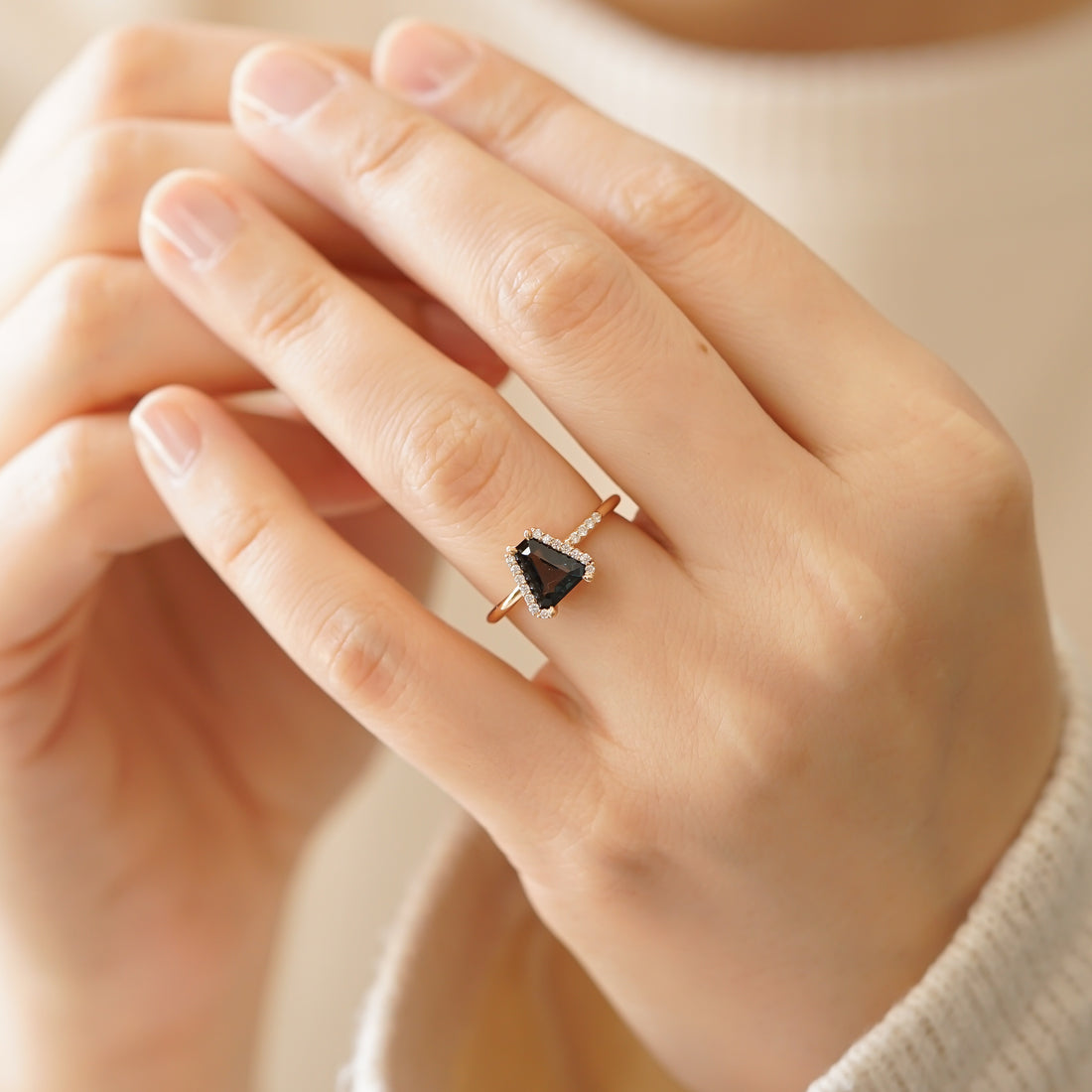 NORTH NO:11 SPINEL TEKTAŞ