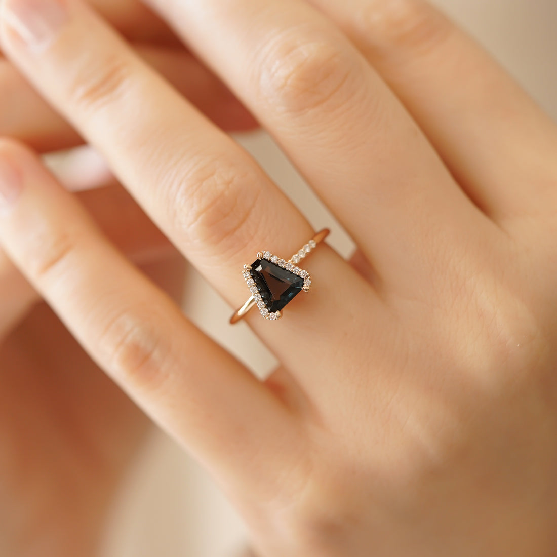 NORTH NO:11 SPINEL TEKTAŞ