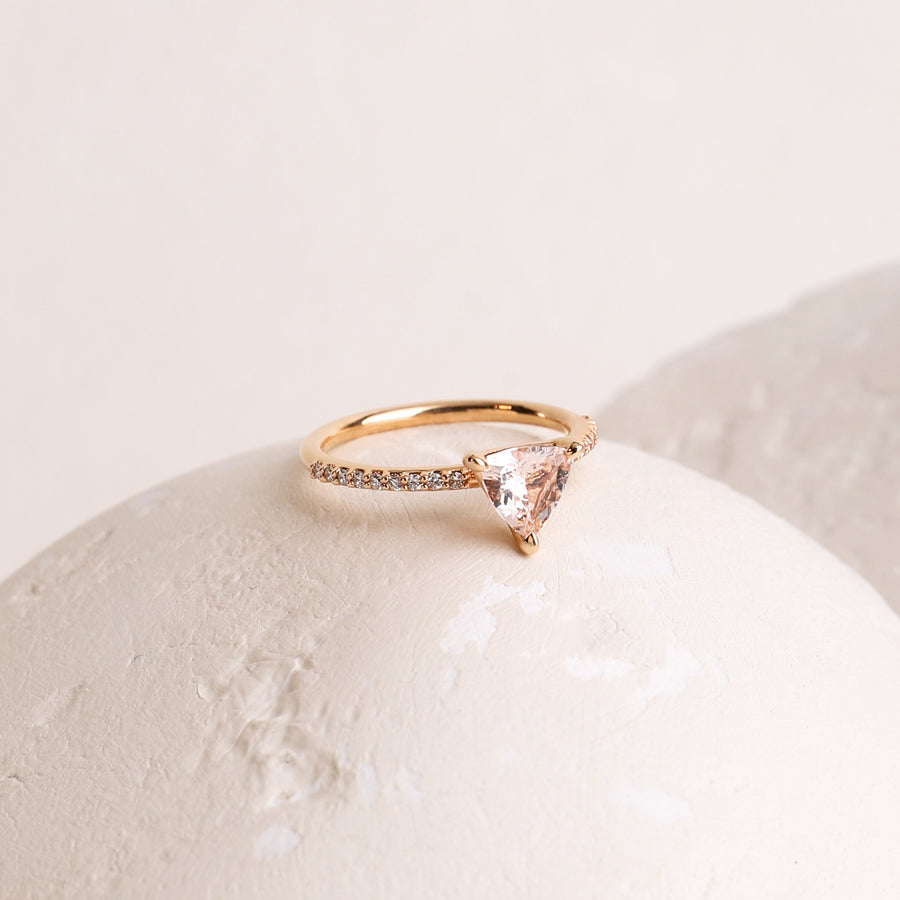 ÜÇGEN MORGANITE PIRLANTALI TEKTAŞ