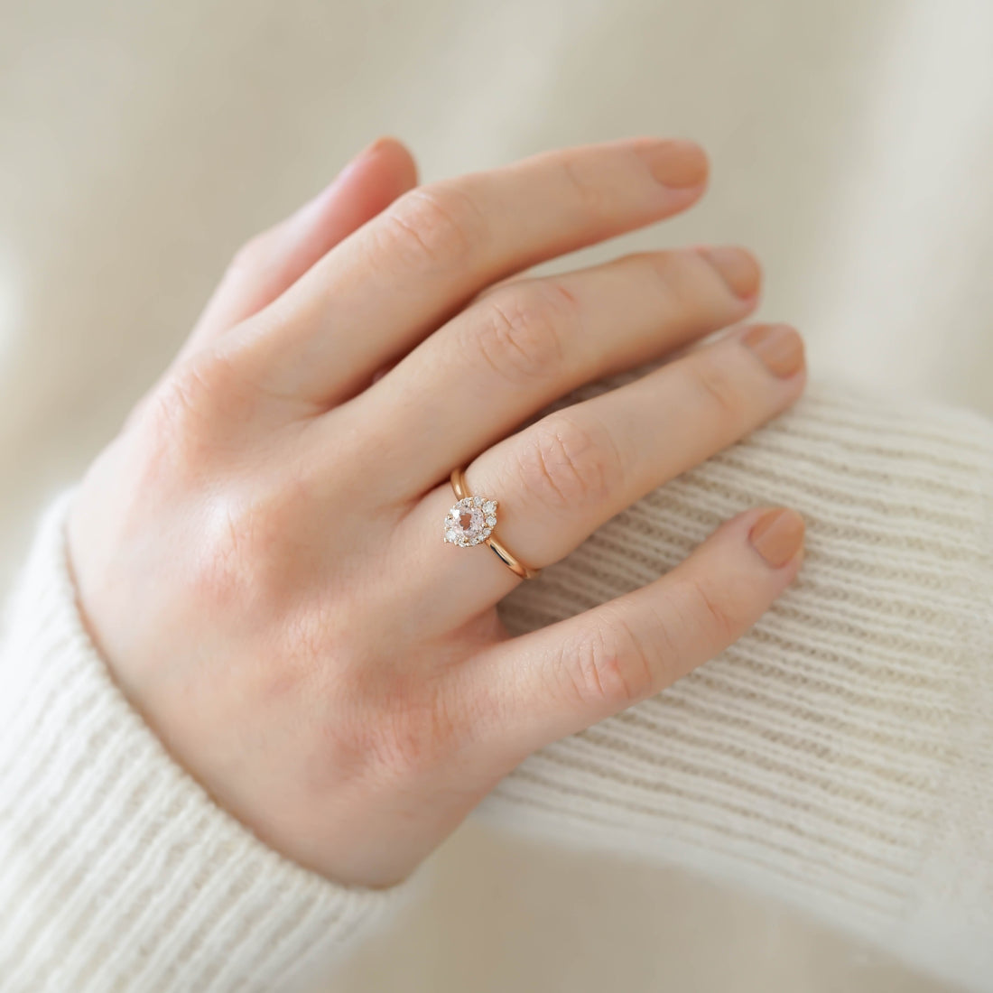 YUVARLAK LOTUS MORGANITE TEKTAŞ