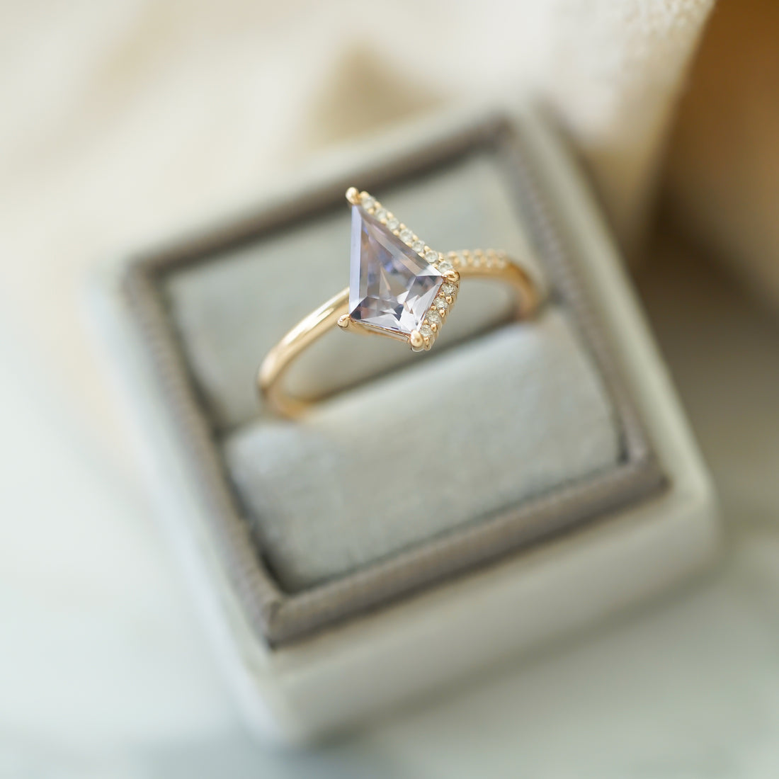 NORTH NO:13 SPINEL TEKTAŞ