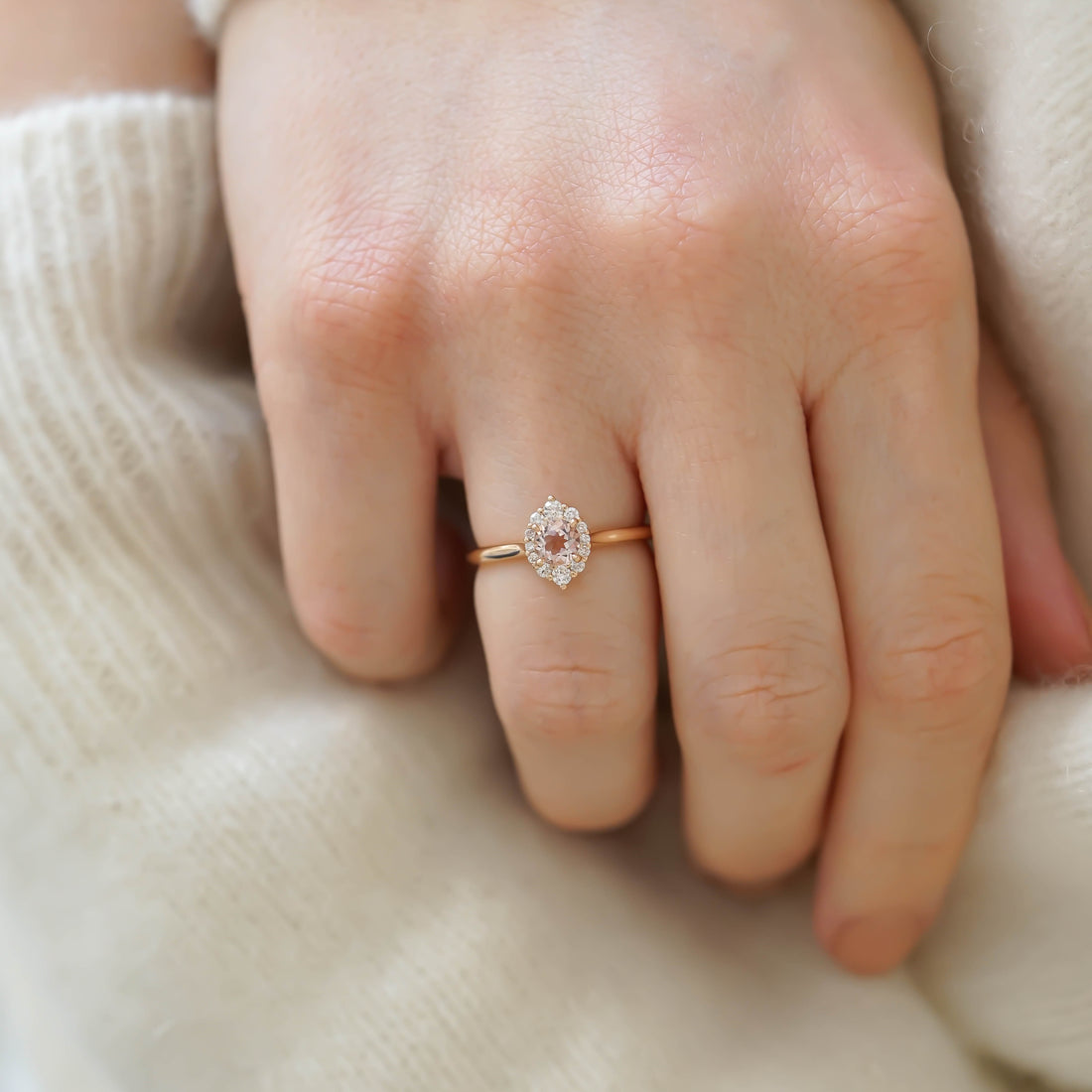 YUVARLAK LOTUS MORGANITE TEKTAŞ