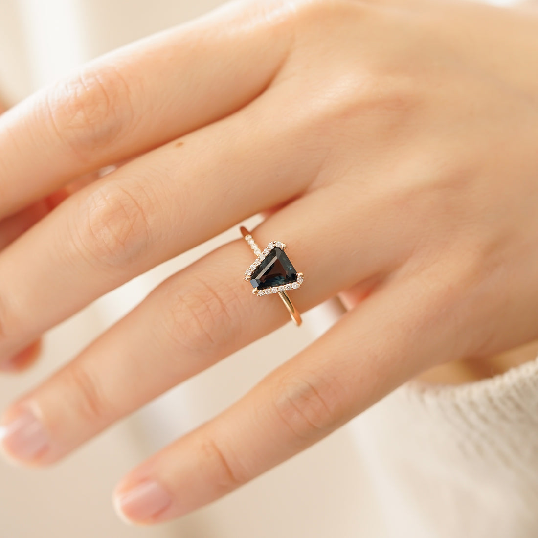 NORTH NO:11 SPINEL TEKTAŞ