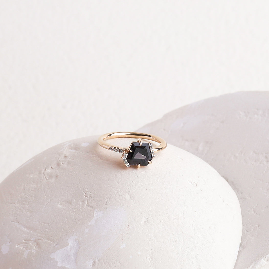 NORTH NO:9 SPINEL TEKTAŞ