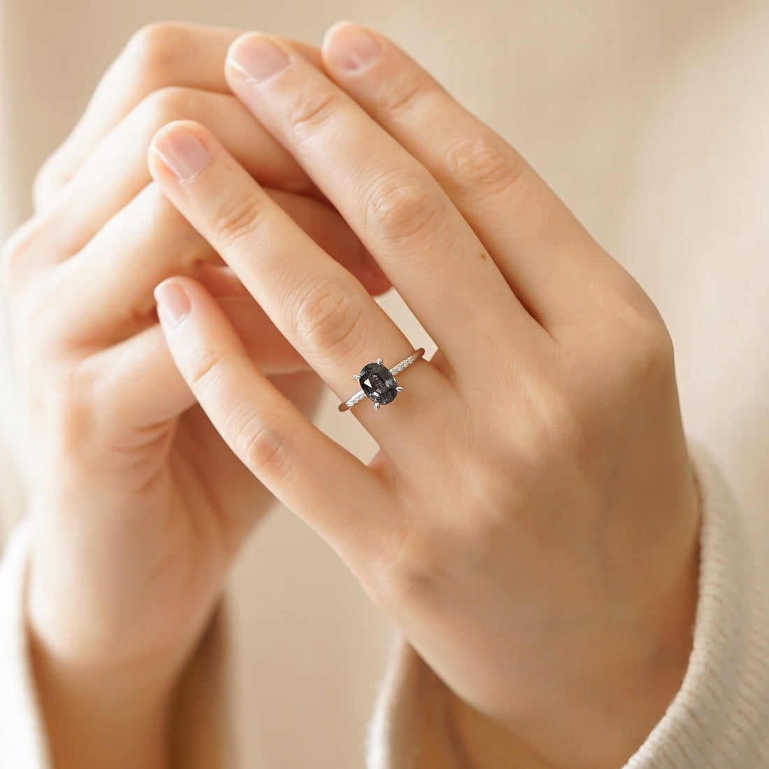 SADE OVAL SPINEL TEKTAŞ